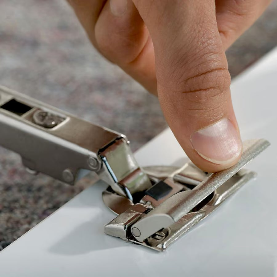 Clip Top 170° SCREW-ON Opening Hinge, Self-Closing, Full Overlay